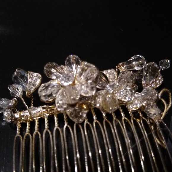 NWT! CLEARANCE! Bridal/Formal Hairpiece - Picture 6 of 7